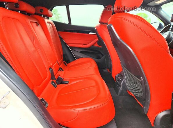 WBXYJ1C07L5P35196 2020 BMW X2 Белый Вид задней части салона