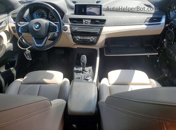 WBXYJ1C08N5U65902 2022 BMW X2 Синий Вид панели приборов