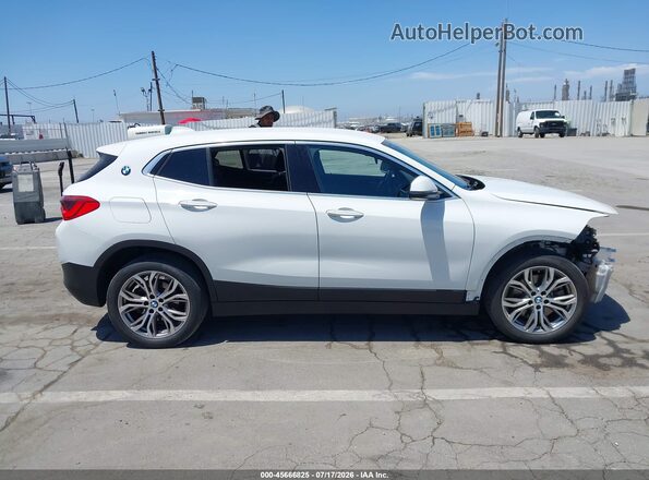 WBXYJ3C30JEJ91241 2018 BMW X2 White 360 interior view
