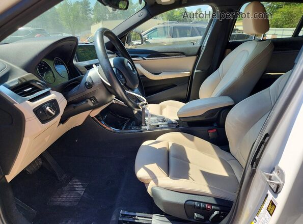 WBXYJ3C34JEB38027 2018 BMW X2 Белый Вид салона спереди