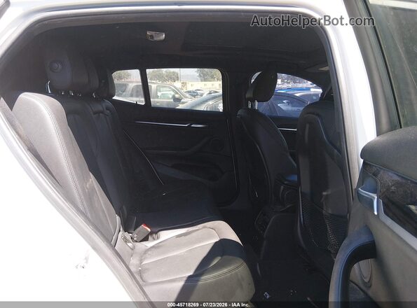WBXYJ3C36JEP75949 2018 BMW X2 White VIN կոդի պիտակի տեսք