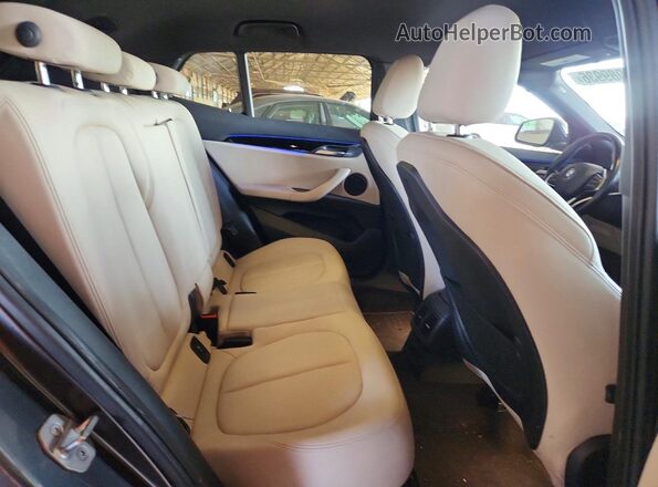 WBXYJ3C38JEB38029 2018 BMW X2 Gray Widok wnętrza z tyłu