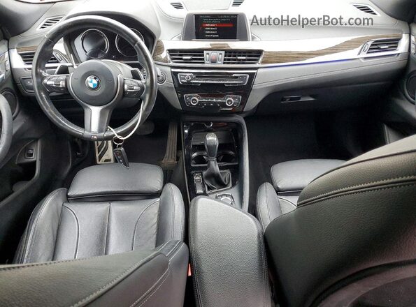 WBXYJ5C30JEF74997 2018 BMW X2 White Vista del salpicadero