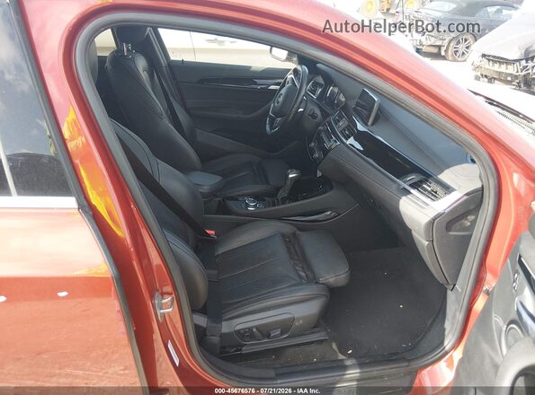 WBXYJ5C33JEF73682 2018 BMW X2 Красный Вид салона спереди