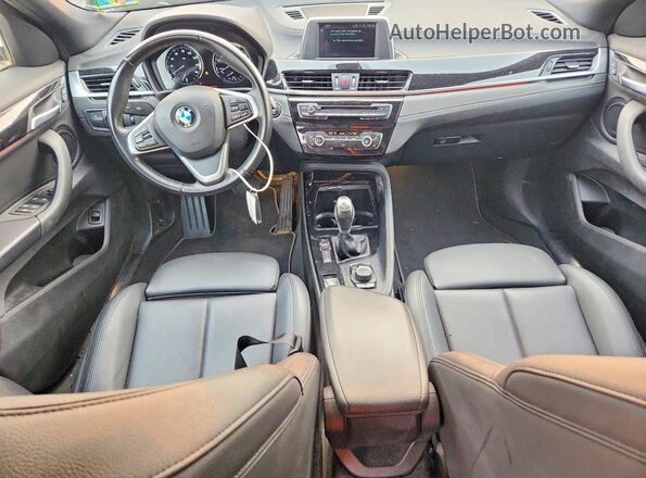 WBXYJ5C38JEB19184 2018 BMW X2 Black Առջևի վահանակի տեսք