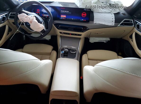 WBY23HD04SFV76388 2025 BMW I4 Teal Вид панелі приладів