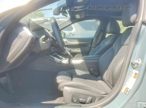 WBY23HD06SFT96247 2025 BMW I4 Green წინა სალონის ხედი