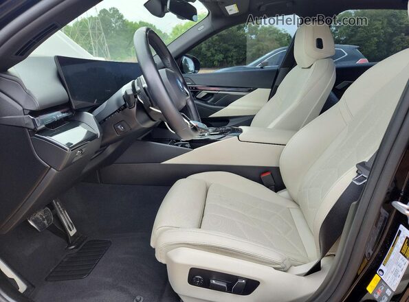 WBY33FK04RCR17330 2024 BMW OTHER Black წინა სალონის ხედი