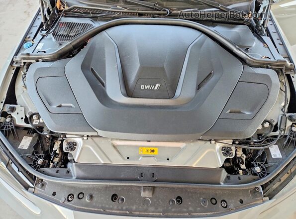 WBY33HD06SFT96110 2025 BMW I4 Gray Vista interior trasera