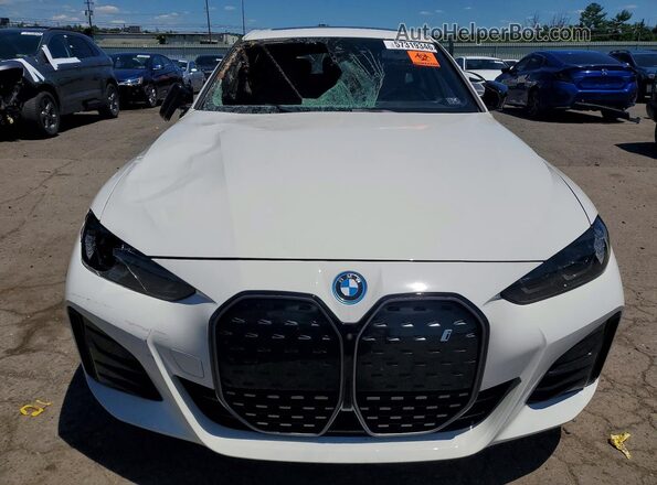 WBY43AW04RFR71887 2024 BMW I4 White Front view