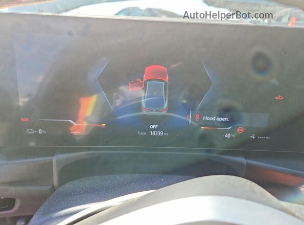 WBY43HD04SFU34048 2025 BMW I4 Green Instrument cluster view