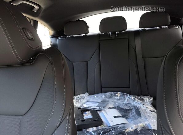 WBY43HD06TFW38609 2026 BMW I4 Gray Widok tylnych siedzeń
