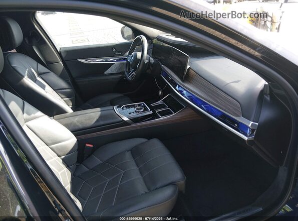 WBY53EJ05PCL63717 2023 BMW OTHER Black Вид салону спереду
