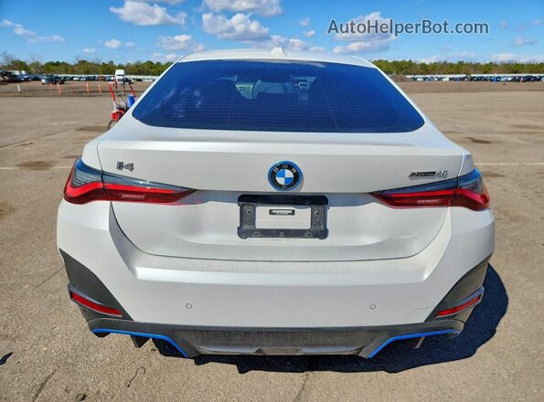 WBY73AW01NFM89305 2022 BMW I4 White Vista trasera