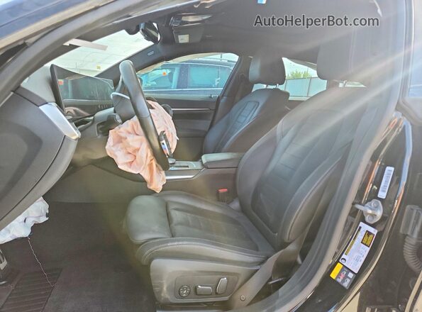 WBY73AW04RFS33407 2024 BMW I4 Black Widok wnętrza z przodu