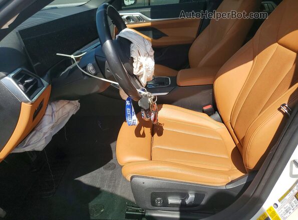 WBY73AW05NFN16537 2022 BMW I4 Белый Вид салона спереди