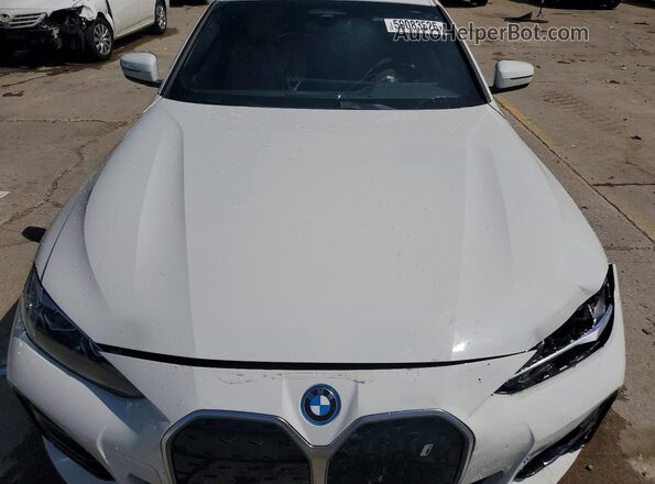 WBY73AW05NFN16537 2022 BMW I4 Белый Вид задней части салона