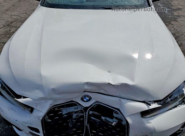 WBY83FB02RFT23615 2024 BMW I4 White Widok wnętrza z tyłu