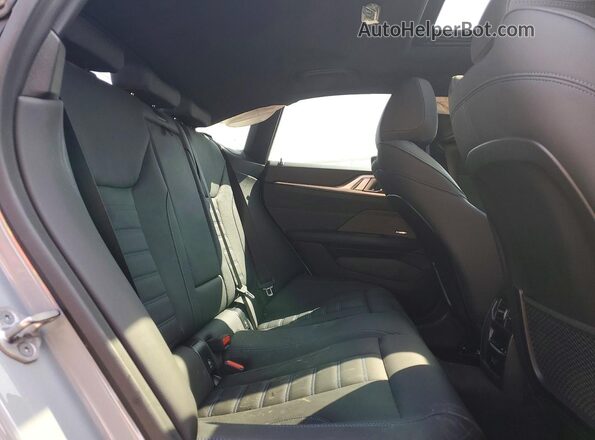 WBY83FB06RFR90154 2024 BMW I4 Blue Widok tylnych siedzeń