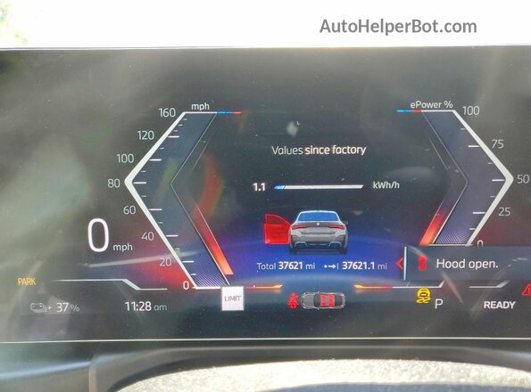 WBY83FB08RFT23652 2024 BMW I4 Gray Widok zestawu wskaźników