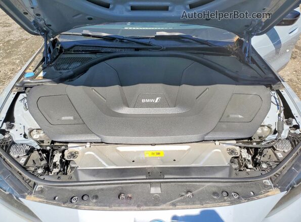 WBY83FB08RFT23652 2024 BMW I4 Gray Widok wnętrza z tyłu