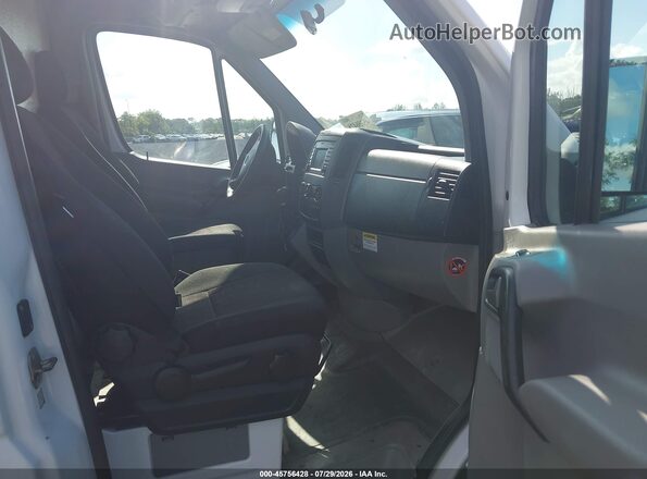WD3PE7DD9GP177857 2016 MERCEDES-BENZ SPRINTER White Вид салону спереду