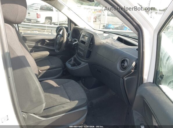 WD3PG2EAXH3212240 2017 MERCEDES-BENZ METRIS Black Front interior view