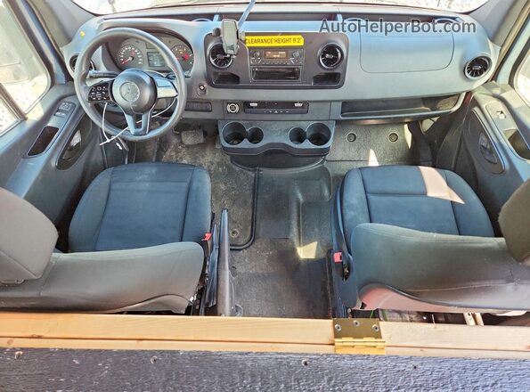 WD4PF1CDXKP130465 2019 MERCEDES-BENZ SPRINTER Угольный Вид панели приборов