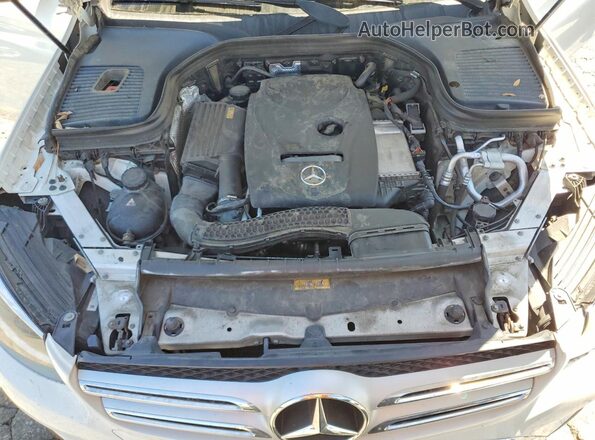 WDC0G4JB0HF153323 2017 MERCEDES-BENZ GLC-CLASS White Engine compartment view