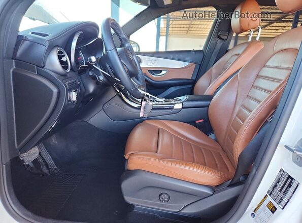 WDC0G4JB0HF174382 2017 MERCEDES-BENZ GLC-CLASS White Սալոնի դիմացի տեսք
