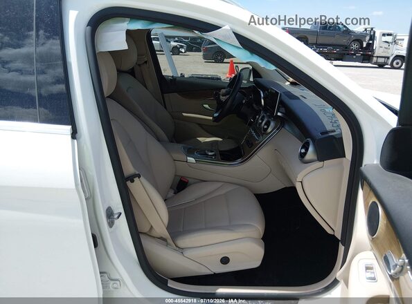 WDC0G4JB0JV056246 2018 MERCEDES-BENZ GLC 300 White Widok wnętrza z przodu