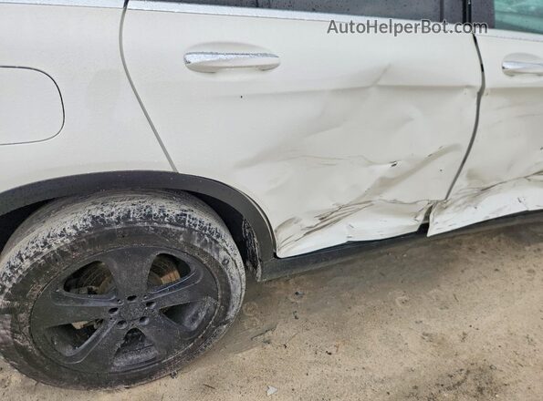 WDC0G4JB1K1000082 2019 MERCEDES-BENZ GLC-CLASS White Widok wnętrza z tyłu