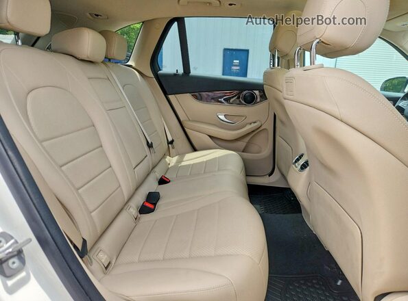 WDC0G4JB1KV174629 2019 MERCEDES-BENZ GLC-CLASS White Widok wnętrza z tyłu