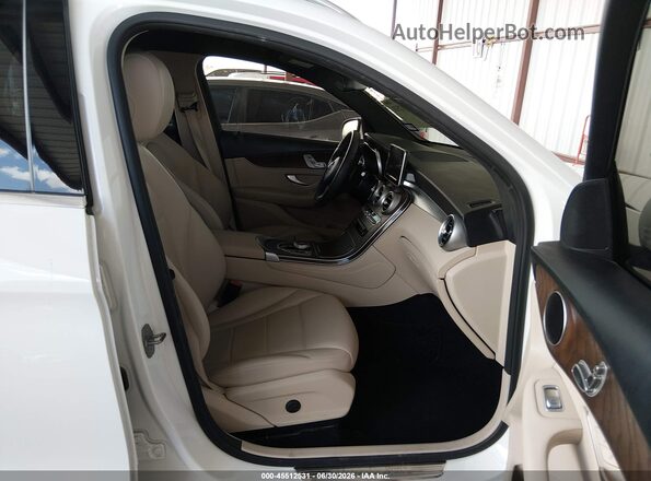 WDC0G4JB2JV087742 2018 MERCEDES-BENZ GLC 300 Белый Вид салона спереди