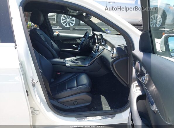 WDC0G4JB3JV065233 2018 MERCEDES-BENZ GLC 300 White Widok wnętrza z przodu