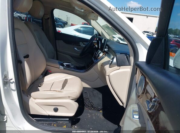 WDC0G4JB4HF182694 2017 MERCEDES-BENZ GLC 300 White Սալոնի դիմացի տեսք