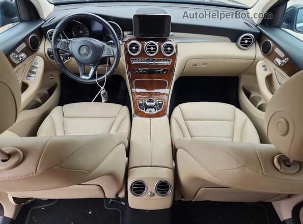WDC0G4JB4HF200675 2017 MERCEDES-BENZ GLC-CLASS Черный Вид панели приборов