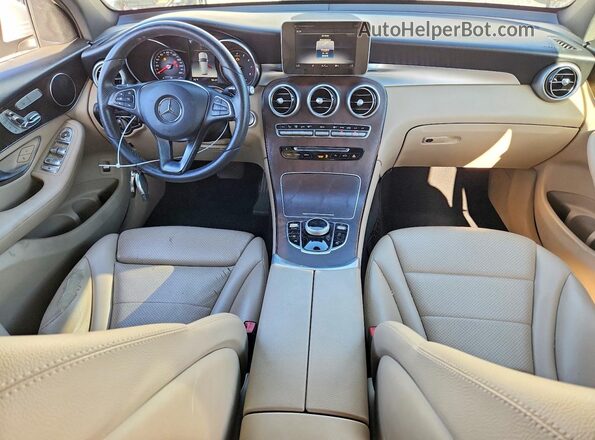 WDC0G4JB5JV081711 2018 MERCEDES-BENZ GLC-CLASS Белый Вид панели приборов