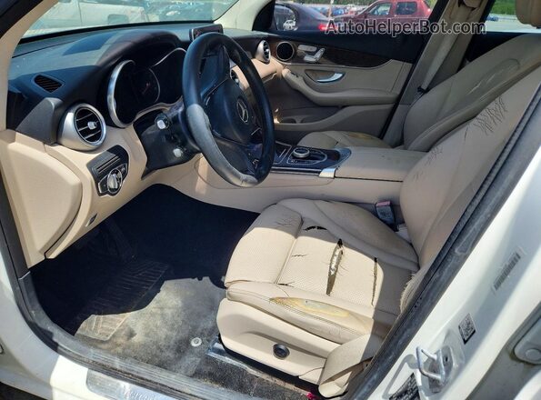 WDC0G4JB6HF196807 2017 MERCEDES-BENZ GLC-CLASS White Սալոնի դիմացի տեսք