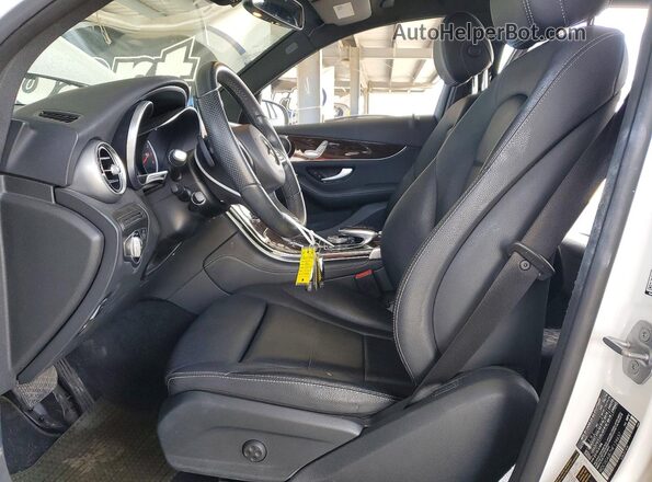 WDC0G4JB7HF124837 2017 MERCEDES-BENZ GLC-CLASS White Front interior view