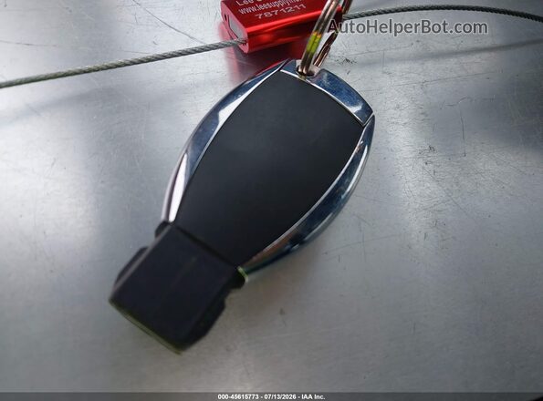 WDC0G4JB7JV103711 2018 MERCEDES-BENZ GLC 300 Серебряный Вид панели приборов