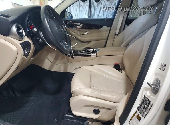 WDC0G4JB8GF081026 2016 MERCEDES-BENZ GLC-CLASS White Вид салону спереду