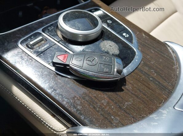 WDC0G4JB8KF609480 2019 MERCEDES-BENZ GLC 300 White Vista del salpicadero