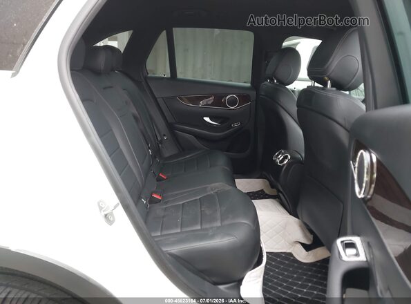 WDC0G4JB9JV046377 2018 MERCEDES-BENZ GLC 300 White VIN კოდის სტიკერის ხედი