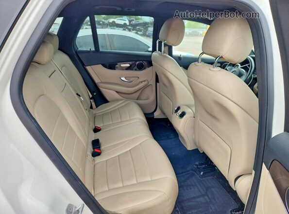WDC0G4KB1GF053759 2016 MERCEDES-BENZ GLC-CLASS White Widok wnętrza z tyłu