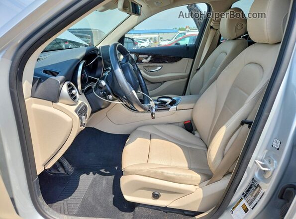 WDC0G4KB1GF061375 2016 MERCEDES-BENZ GLC-CLASS Silver Вид салону спереду