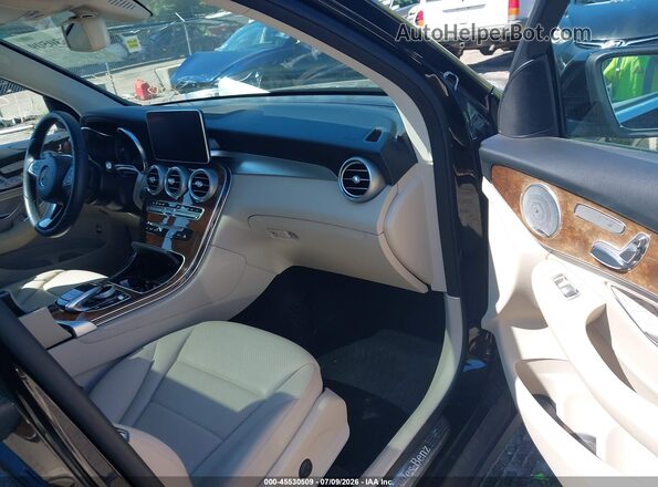 WDC0G4KB2HV013472 2017 MERCEDES-BENZ GLC 300 Black Սալոնի դիմացի տեսք