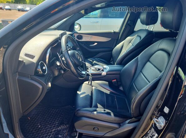 WDC0G4KB4HF225221 2017 MERCEDES-BENZ GLC-CLASS Черный Вид салона спереди