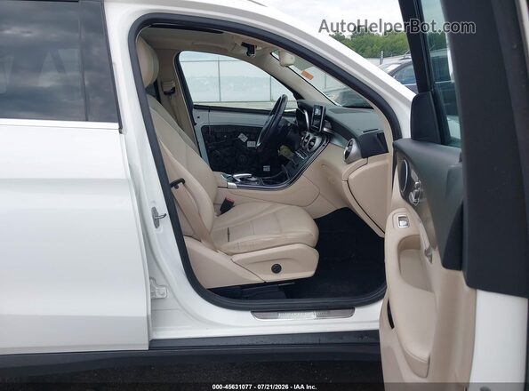 WDC0G4KB5HF122387 2017 MERCEDES-BENZ GLC 300 White Вид салону спереду