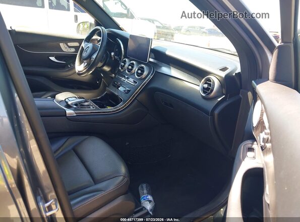 WDC0G4KB6HV011661 2017 MERCEDES-BENZ GLC 300 Серый Вид салона спереди